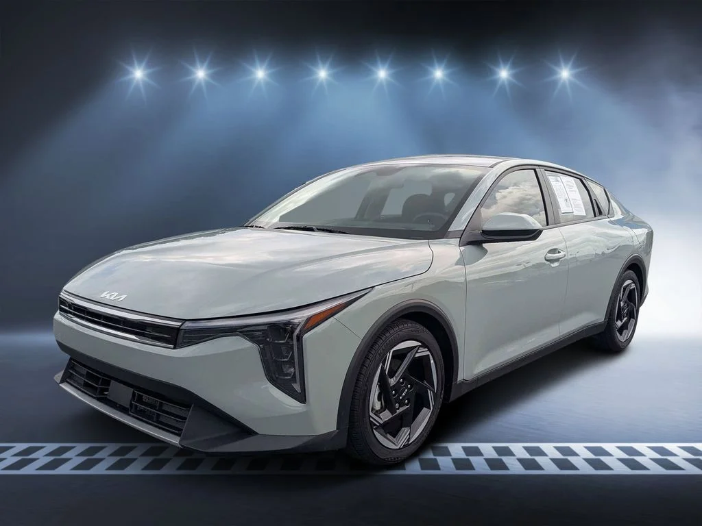 Used 2025  Kia EX image 8