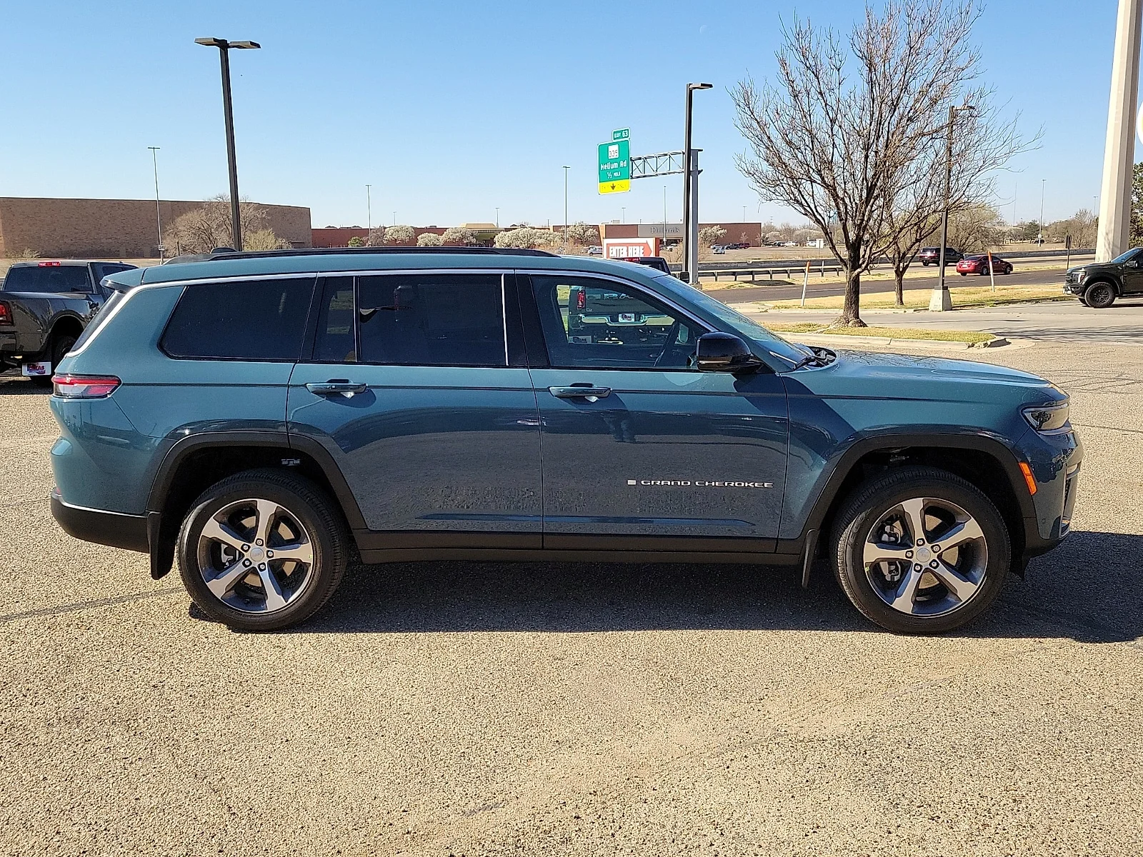 New 2026 PB5 Steel Blue Jeep L LIMITED 4X4 image 5