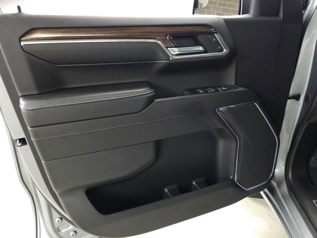 Used 2023 Sterling Gray Metallic Chevrolet LT (2FL) image 14