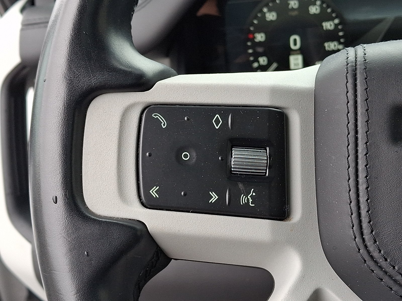 Used 2022 Fuji White - 1AA Land Rover 110 X-Dynamic HSE image 19
