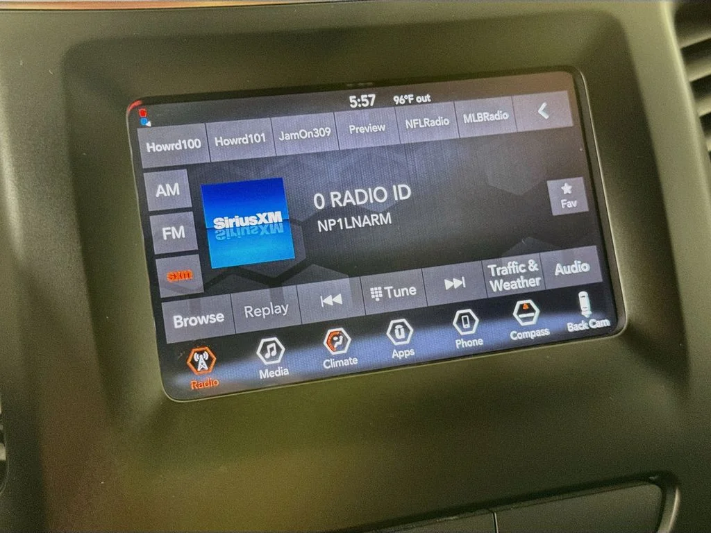 Used 2019 Green Jeep Latitude Plus image 17
