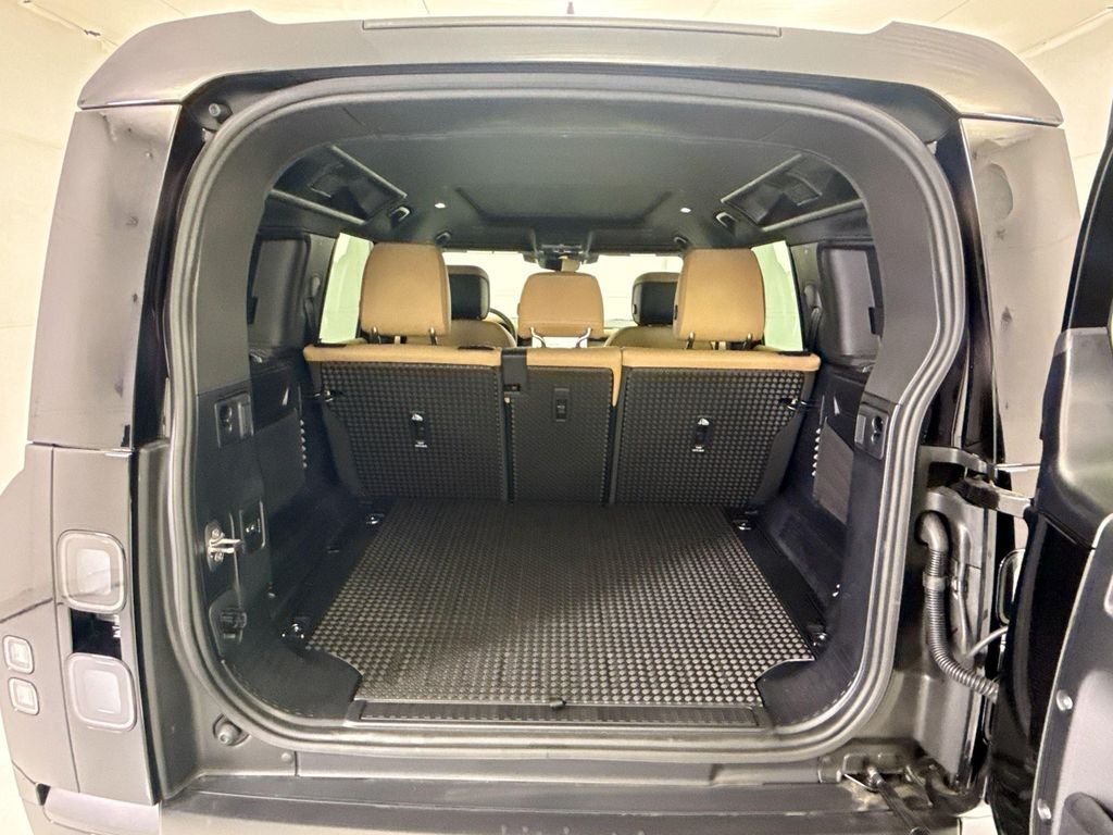 New 2026 Santorini Black Land Rover X-Dynamic SE image 27