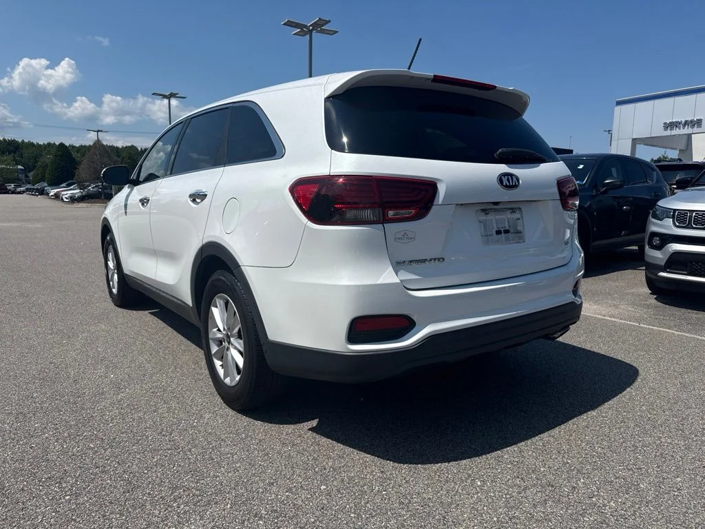 Used 2019 White Kia LX image 3