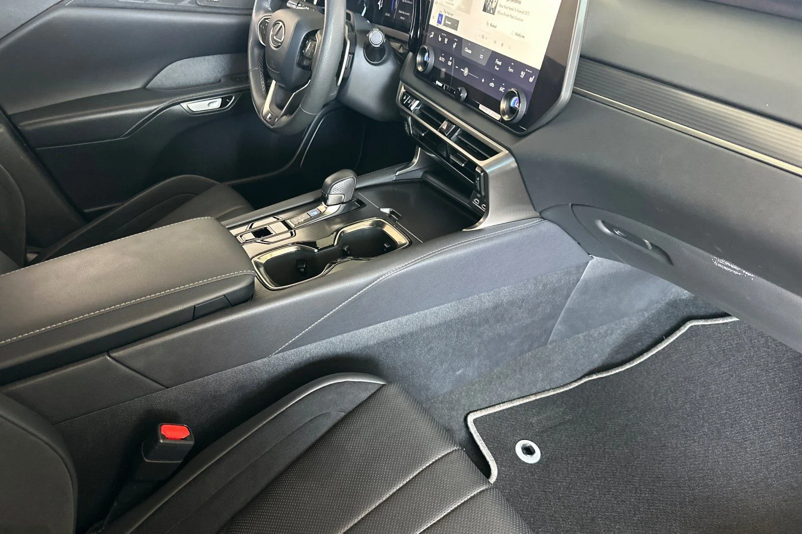 Used 2023 Iridium Lexus 500h F SPORT Performance image 13