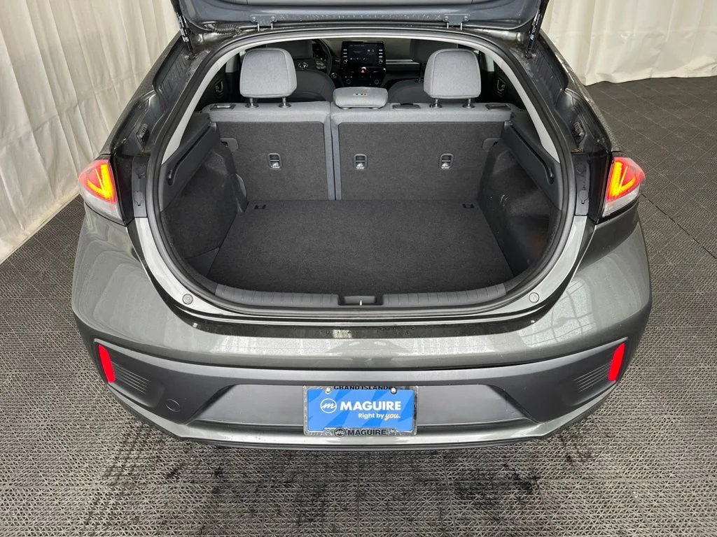 Used 2022 Gray Hyundai SEL image 26