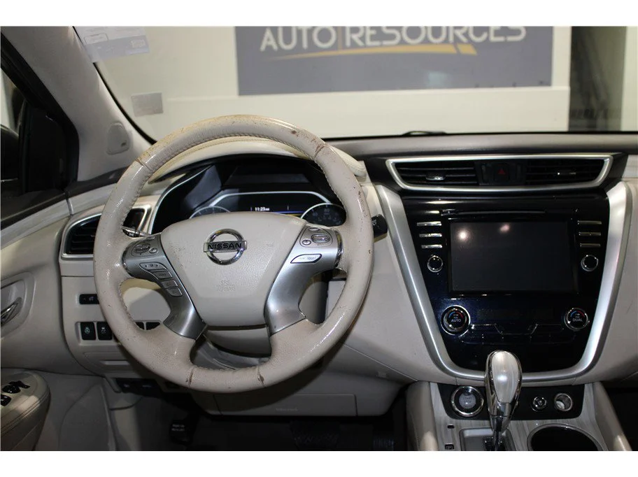 Used 2017 Pearl White Nissan Platinum image 15
