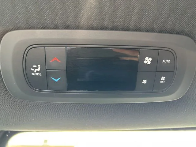 Used 2025 White Chrysler Select image 37