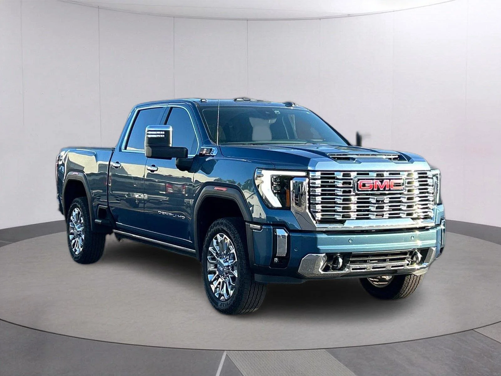 Used 2025 Downpour Metallic GMC Denali image 8