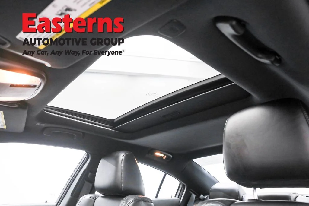 Used 2022 Silver Dodge SXT image 33