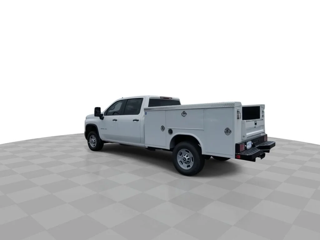 New 2026 Summit White Chevrolet WT image 6