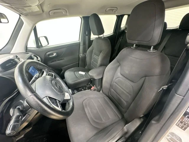 Used 2019 White Jeep Latitude image 14