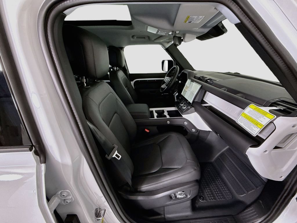 New 2026 Fuji White Land Rover S image 22