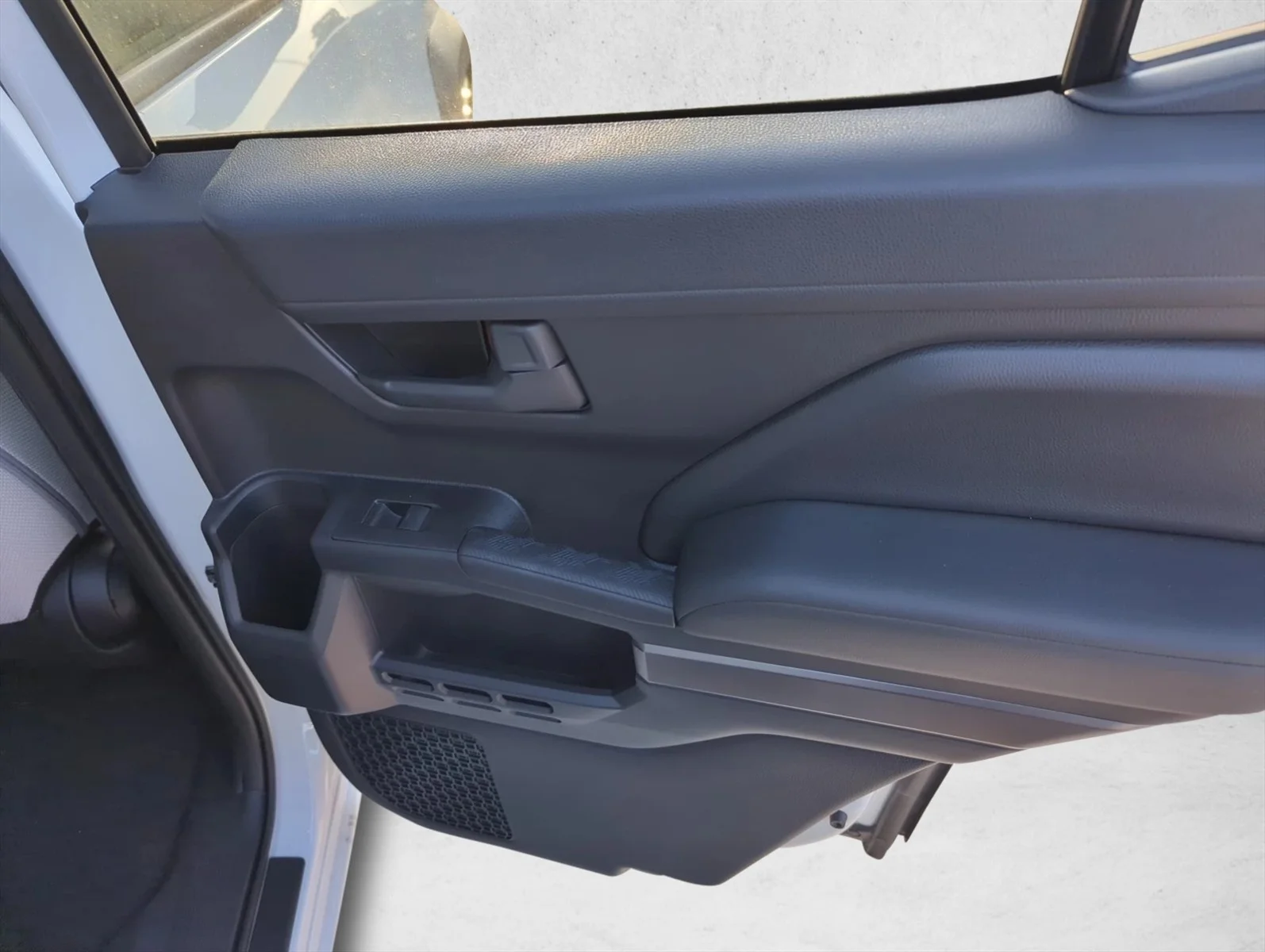 Used 2025 Ice Cap Toyota SR5 image 24