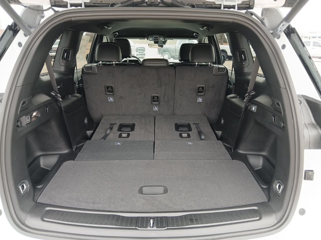 New 2026 Bright White Clear-Coat Exterior Paint Jeep Altitude image 37