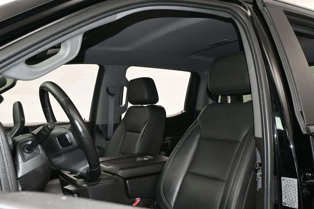Used 2019 Black Chevrolet LT image 9