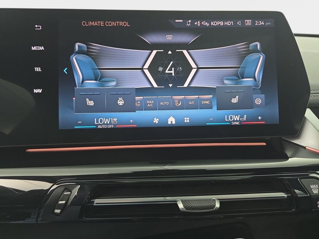 New 2026 Black Sapphire Metallic BMW xDrive28i image 24