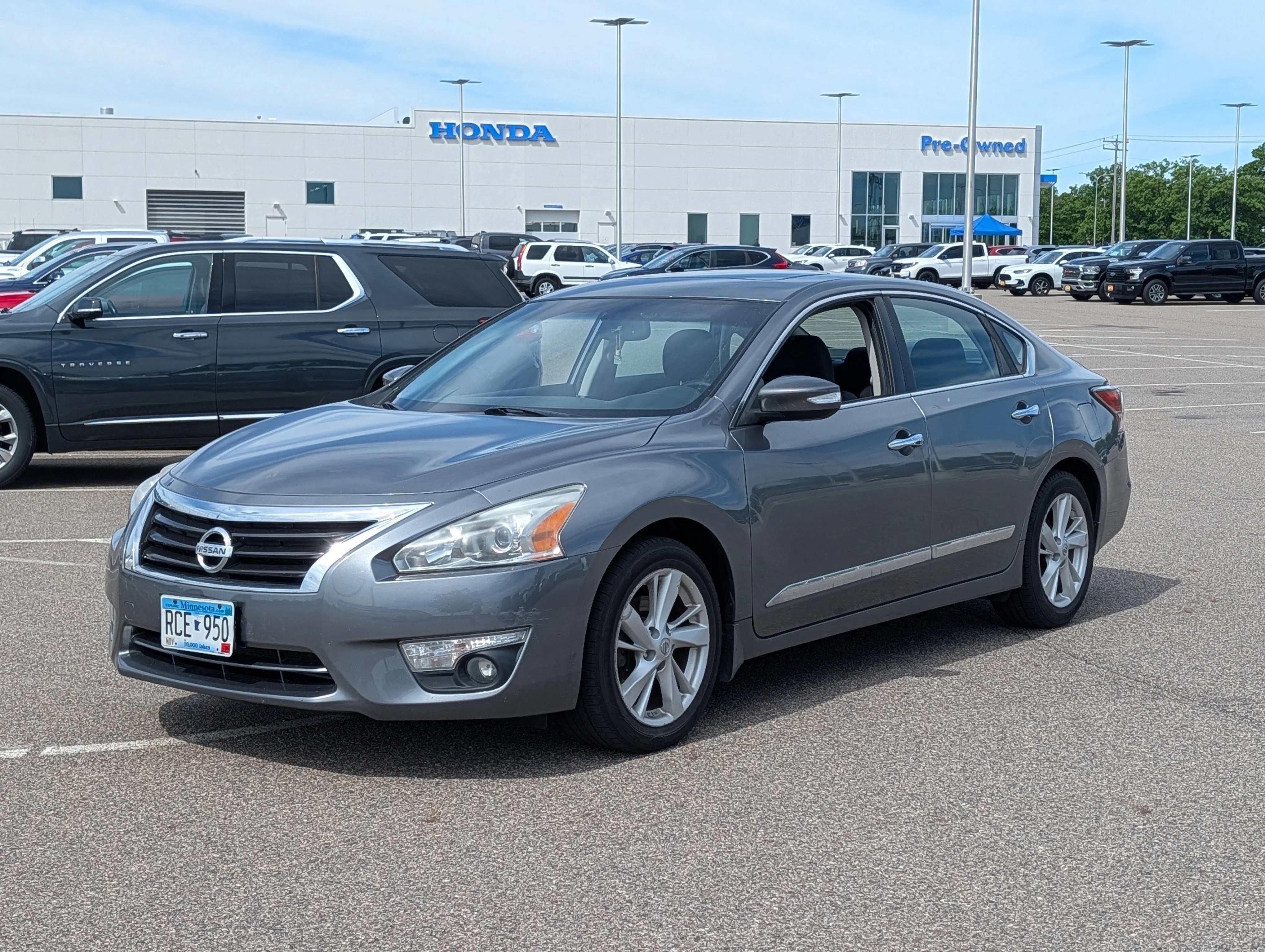 Used 2015 Nissan Altima SV with VIN 1N4AL3AP1FC589162 for sale in Waite Park, Minnesota