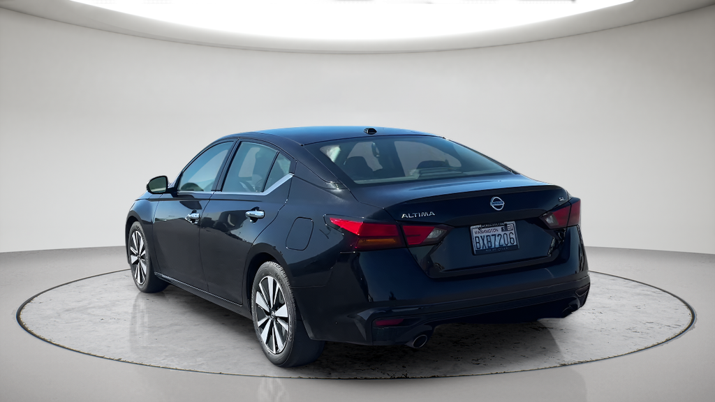 Used 2019 Black Nissan 2.5 SL image 11