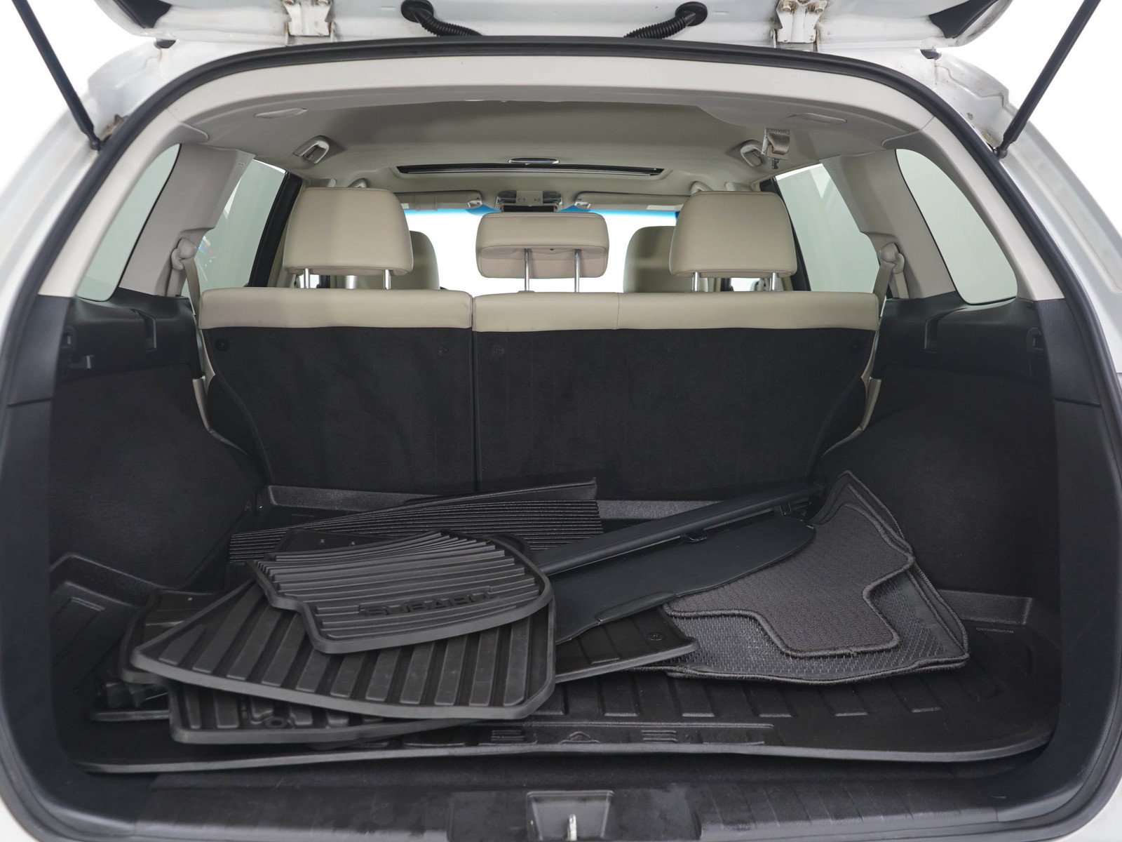Used 2014 Satin White Pearl Subaru 2.5i image 9