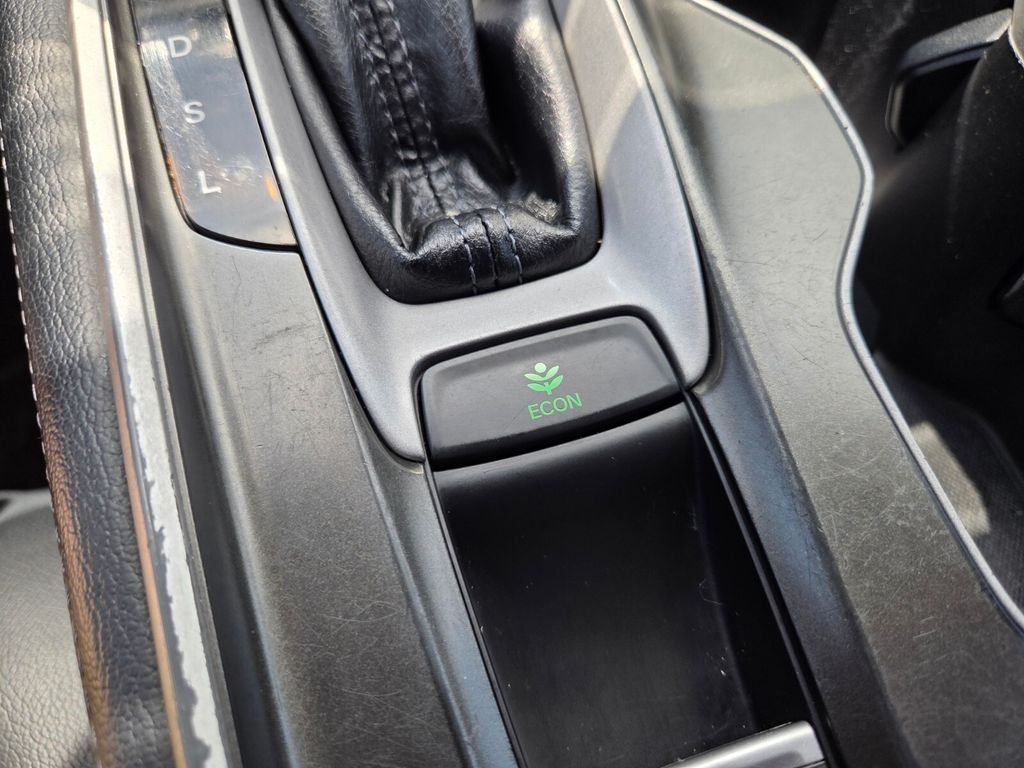 Used 2018 White Honda EX-L image 27