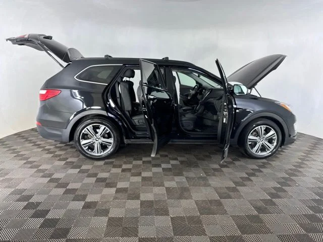 Used 2015 Black Hyundai GLS image 13