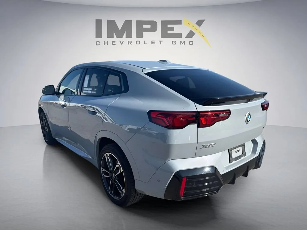 Used 2025 Brooklyn Grey Metallic BMW xDrive28i image 3