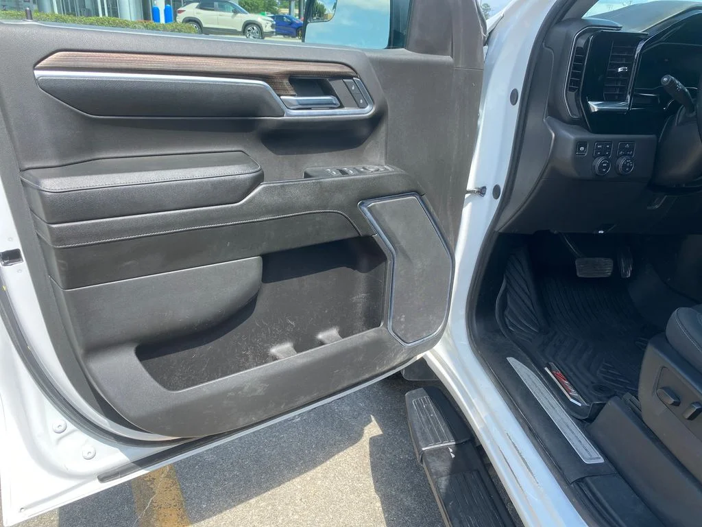 Used 2024 White Chevrolet LT Trail Boss image 13