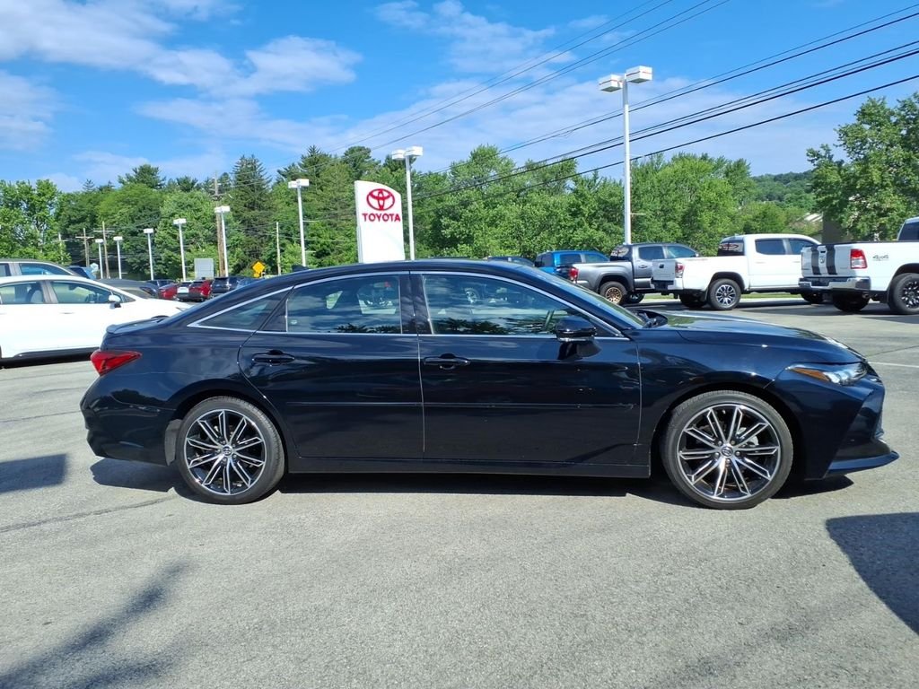 Used 2019 Midnight Black Metallic Toyota XSE image 3