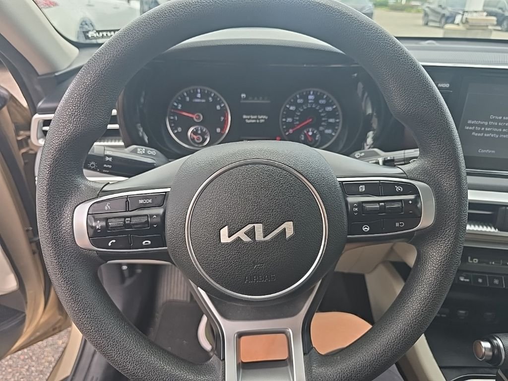 Used 2022 Beige Kia LXS image 14