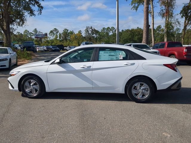 New 2026 White Hyundai SE image 33