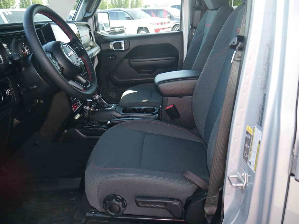 Used 2024 Silver Jeep Rubicon image 29