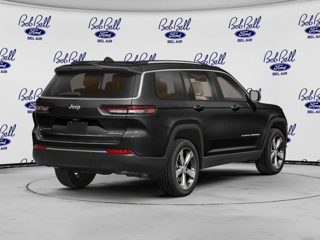 Used 2022 Diamond Black Jeep Altitude image 2