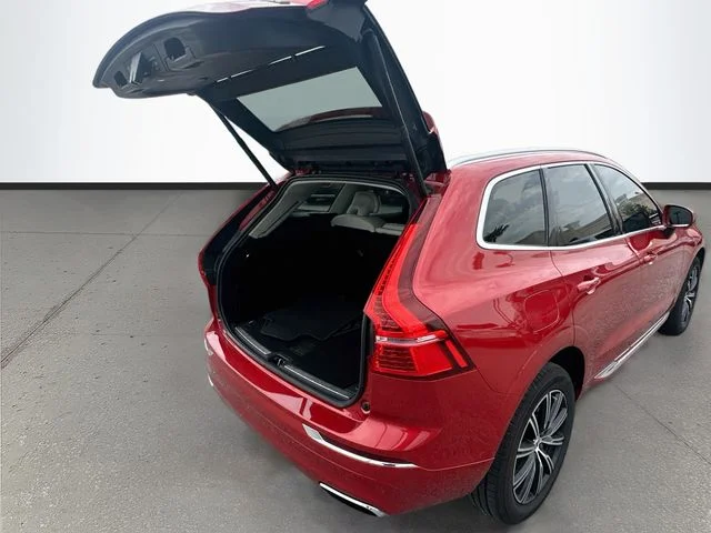 Used 2021  Volvo T6 Inscription image 26