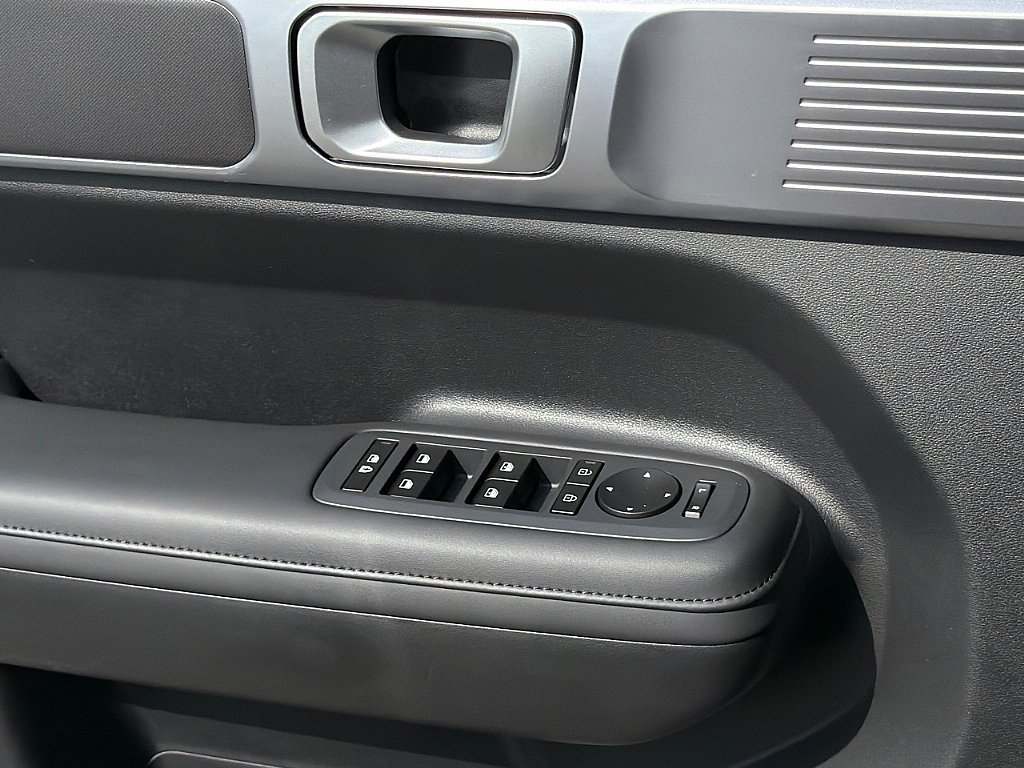 Used 2026 Phantom Black Hyundai SEL image 20