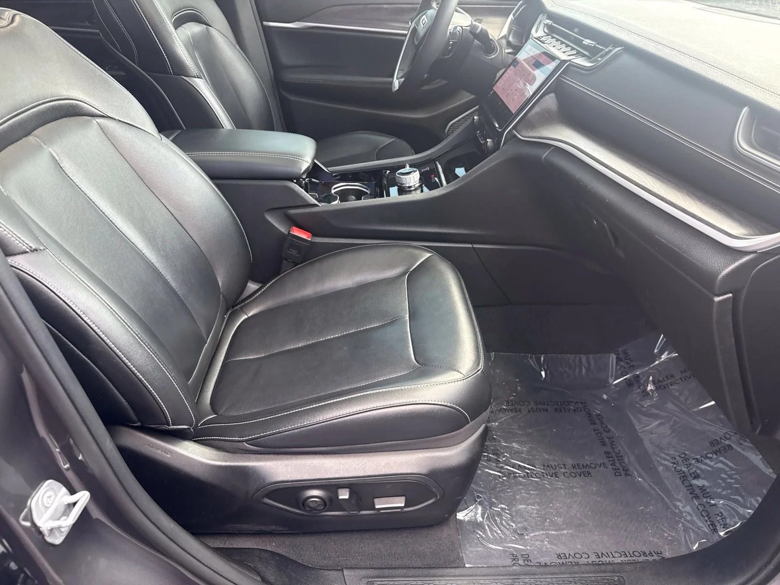 Used 2023 Gray Jeep Limited image 23