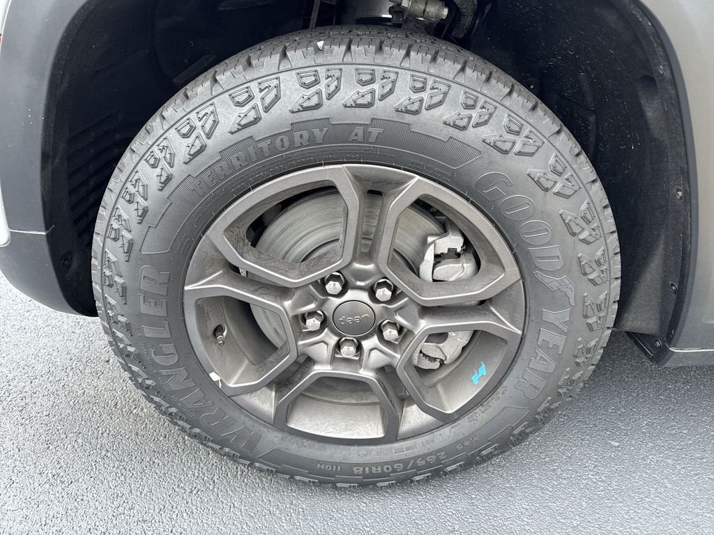 New 2024 Silver Zynith Jeep Trailhawk 4xe image 16