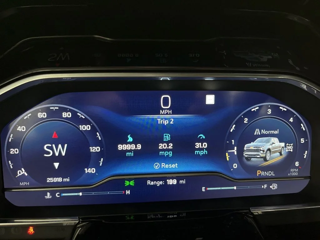 Used 2022 Gray Chevrolet LT image 7