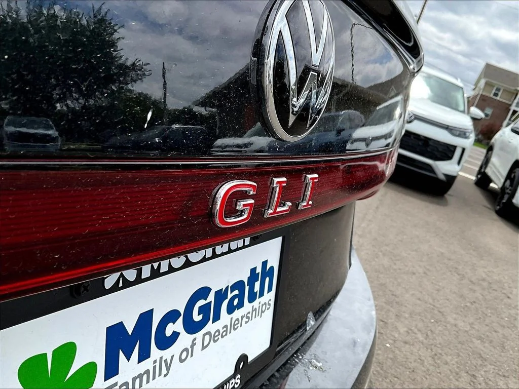 New 2026 Black Volkswagen 2.0T Autobahn image 9