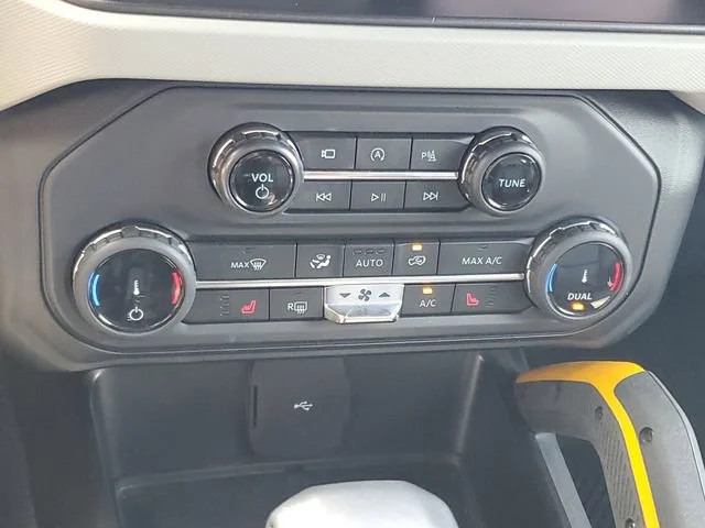 Used 2022 Cactus Gray Ford Base image 18