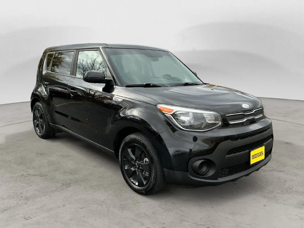 Used 2019 Black Kia Base image 3