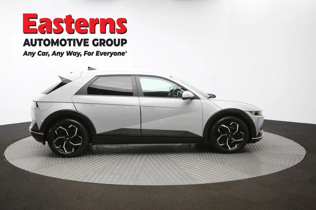 Used 2023 Gray Hyundai SE image 41