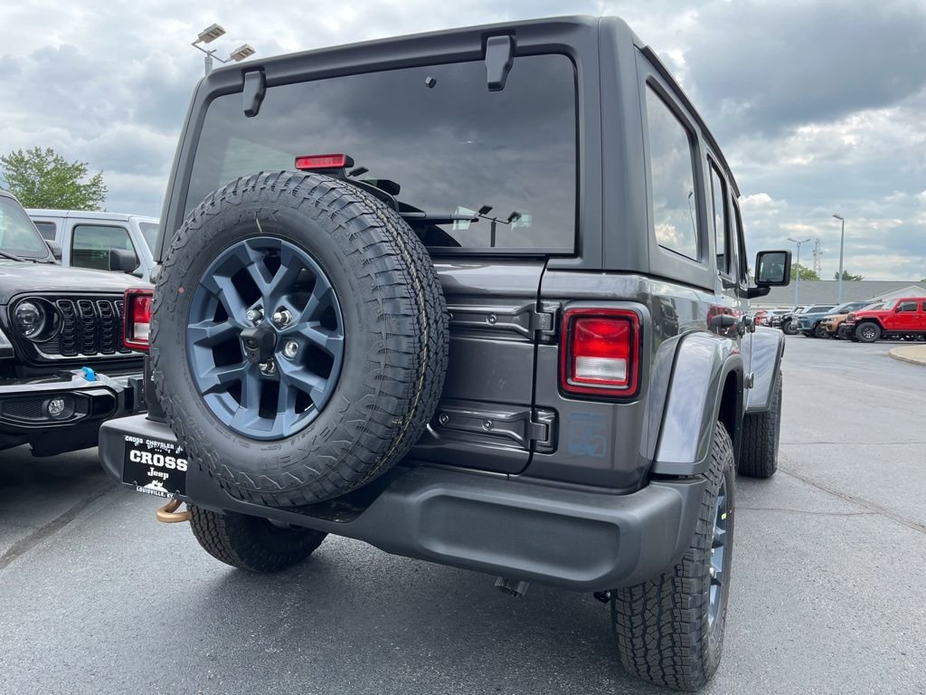 New 2026 Granite Crystal Metallic Clearcoat Jeep 85th Anniversary Edition image 46