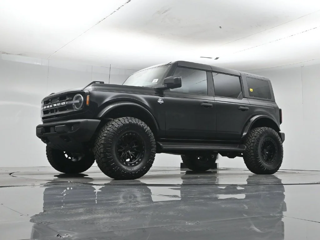 New 2026 Shadow Black Ford Outer Banks image 43