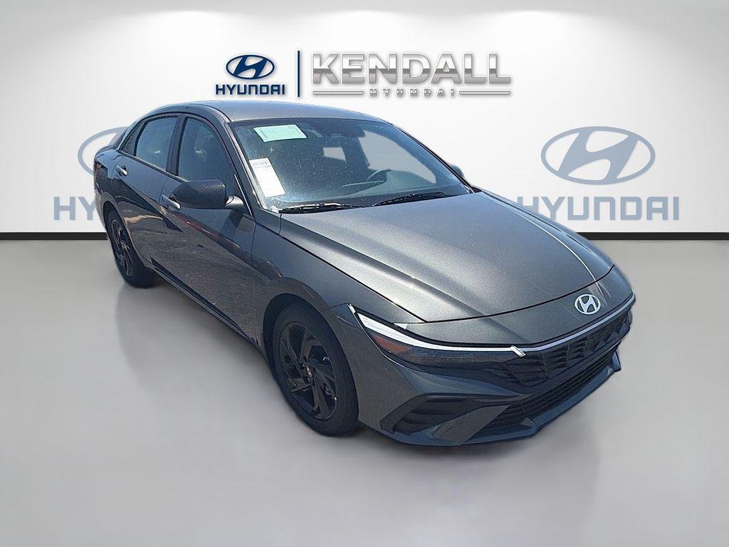 New 2026 Amazon Gray Hyundai SEL Sport image 1