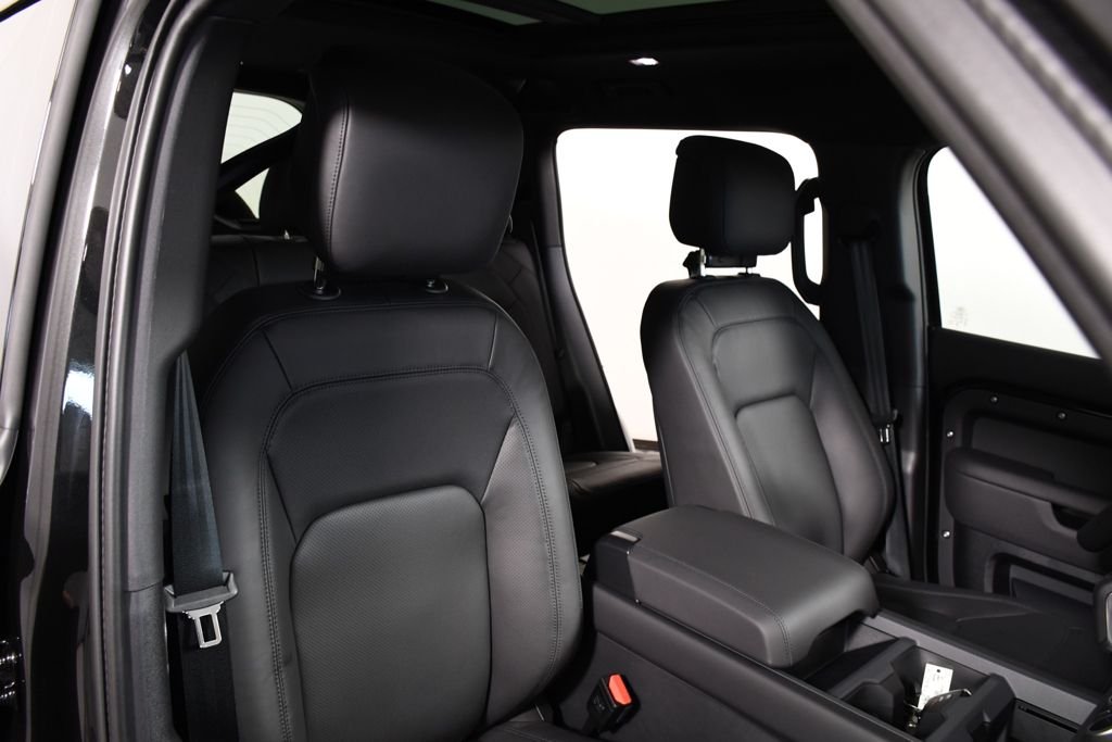 New 2026 Santorini Blk Land Rover X-Dynamic SE image 20