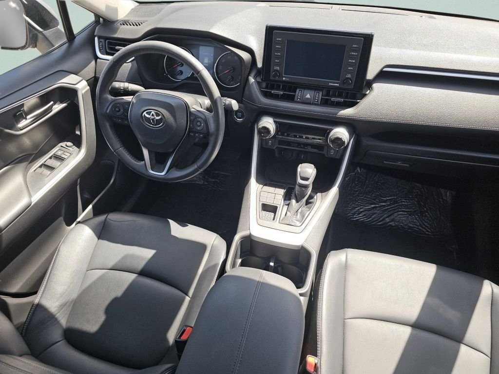Used 2022 Silver Sky Metallic Toyota XLE Premium image 30