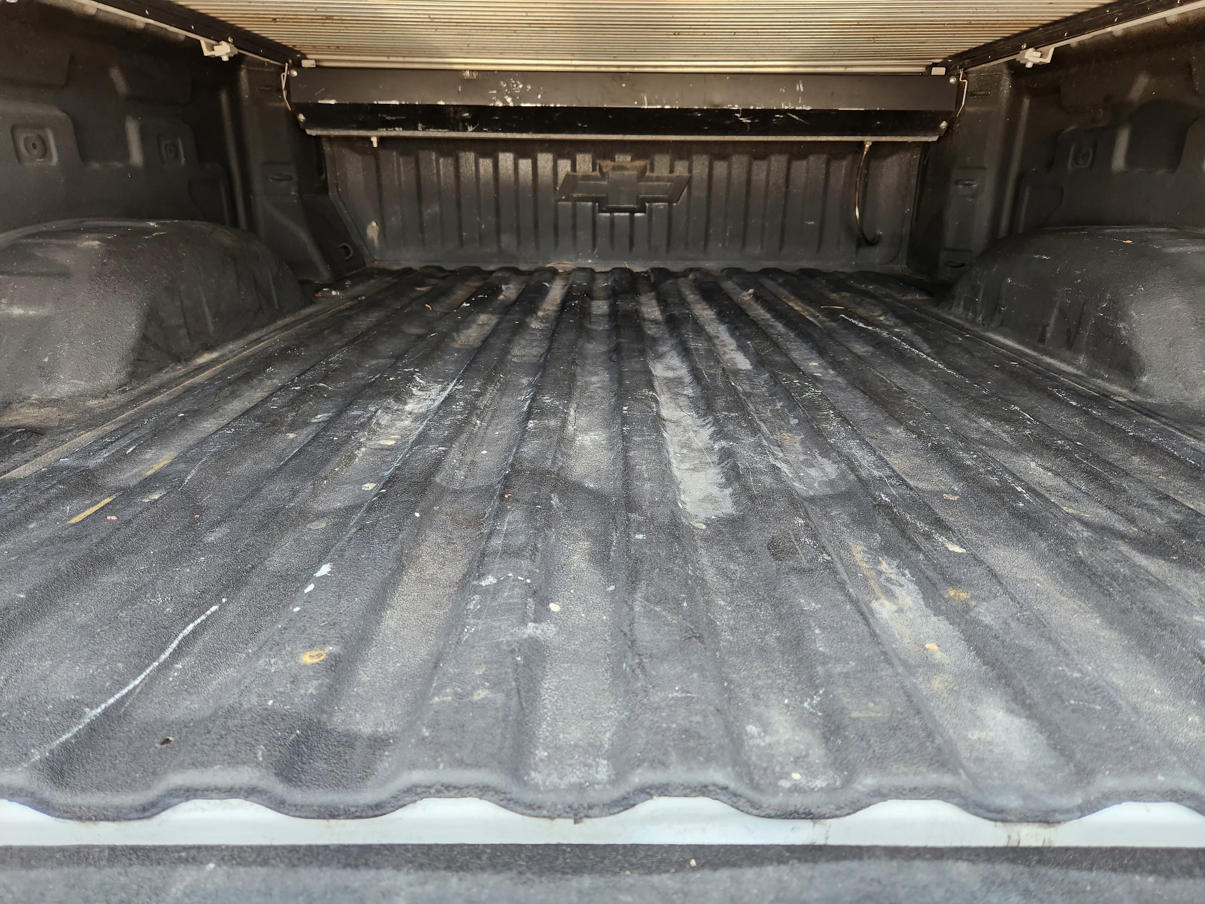 Used 2022 Summit White Chevrolet LTZ image 34