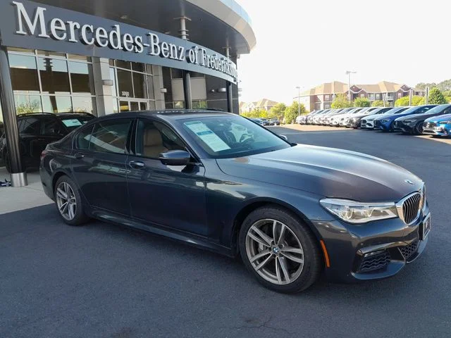 2016 BMW 7 Series 750i xDrive's photo