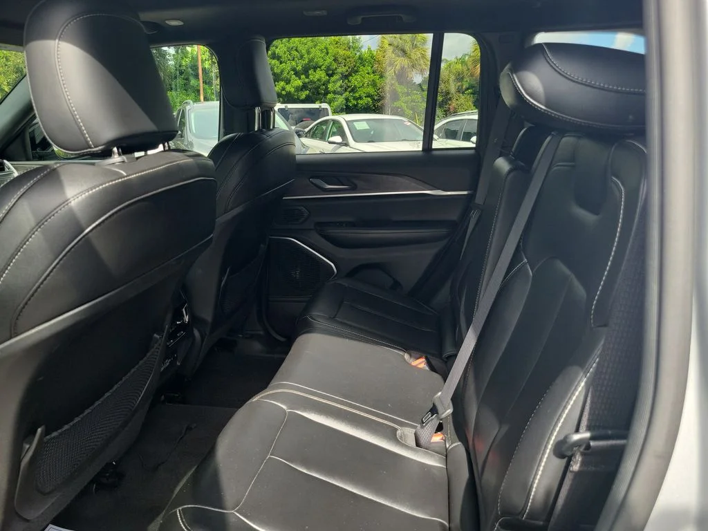 Used 2024 Silver Jeep 4xe image 13