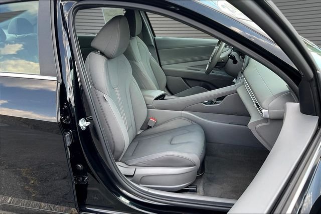 2025 Hyundai Elantra SEL - Photo 31